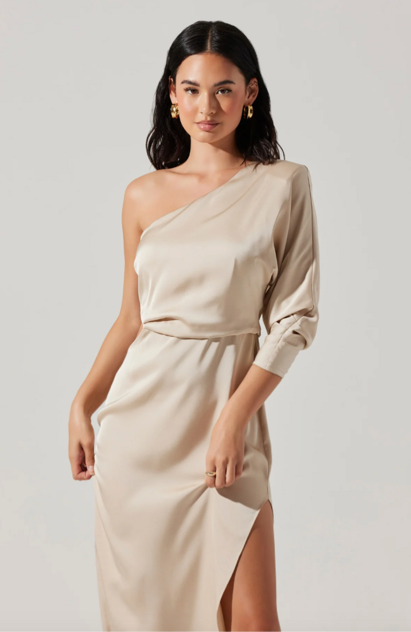 Vestido Maxi de Satin de un hombro color champagne - ICONYWEAR