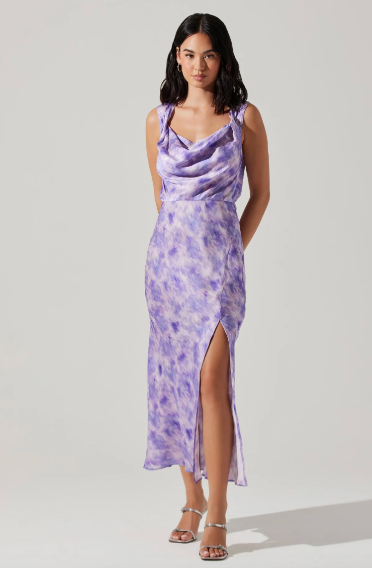 Vestido midi cuello volante color morado abstracto - ICONYWEAR