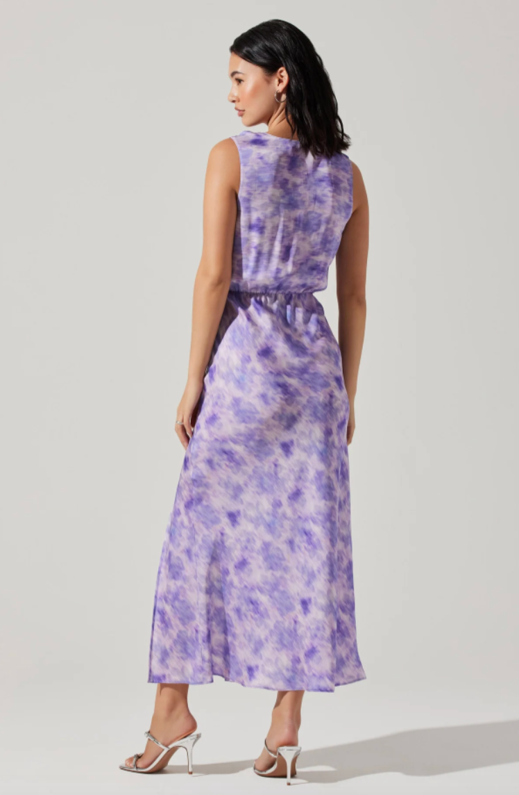 Vestido midi cuello volante color morado abstracto - ICONYWEAR