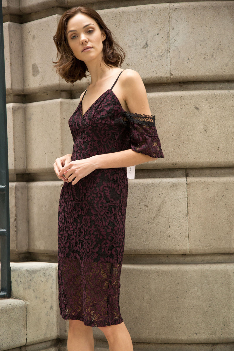 Vestido negro con morado de encaje - ICONYWEAR