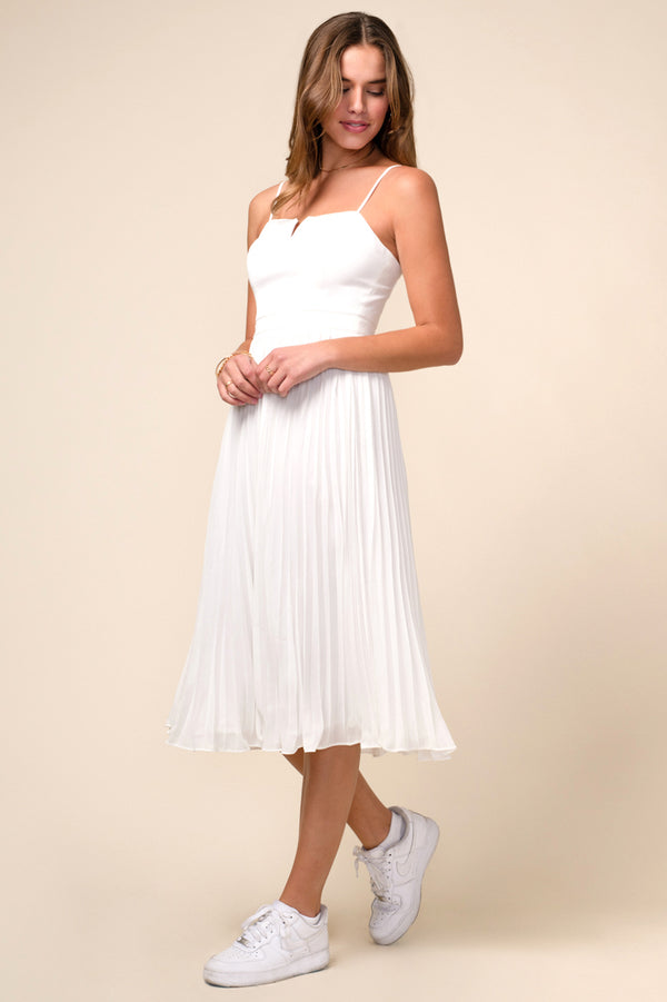 Vestido blanco midi plisado - ICONYWEAR