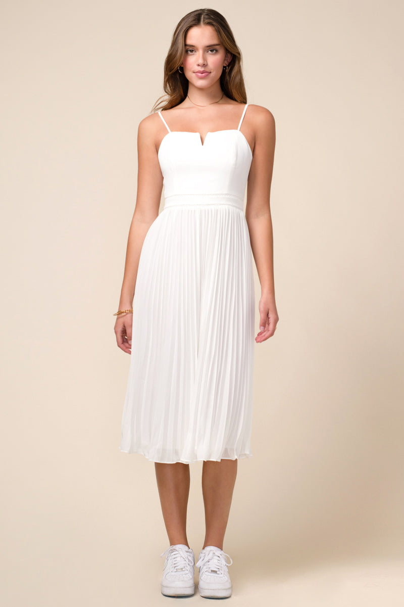 Vestido blanco midi plisado - ICONYWEAR