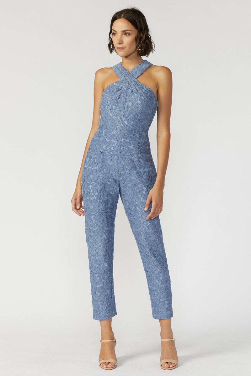 Jumpsuit celeste halter cruzado de encaje - ICONYWEAR