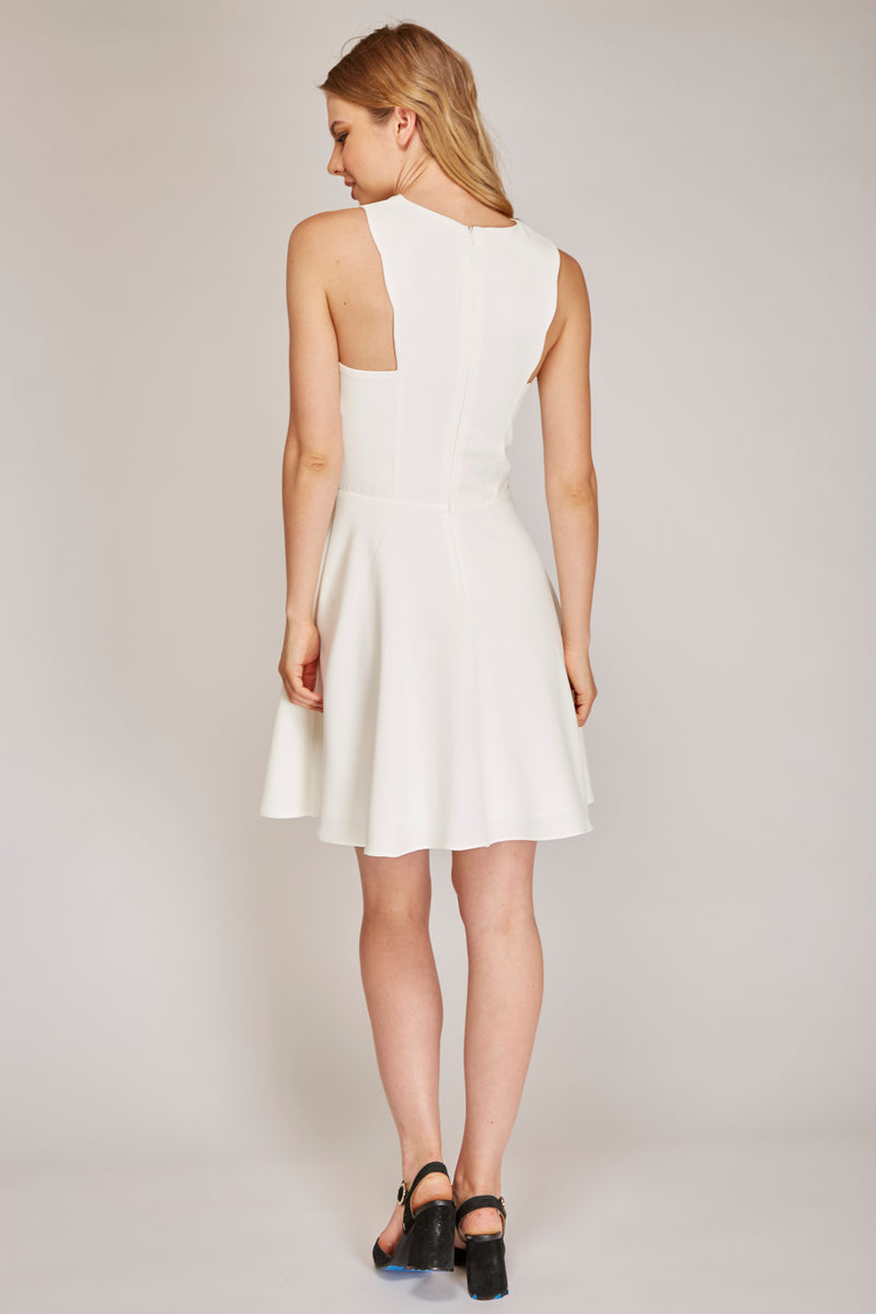 Vestido blanco con cuello cruzado - ICONYWEAR